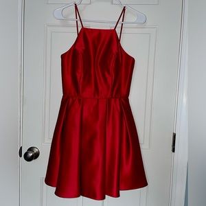 Betsy & Adam Short Prom Dress - Size 2 in Candy Apple Red